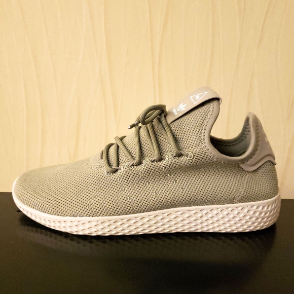 adidas pharrell williams tech beige